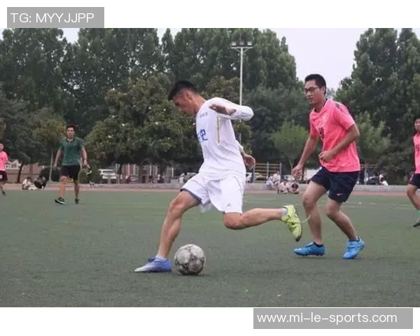 火柴人足球对决激情四射尽显战术智慧与团队合作的精彩瞬间